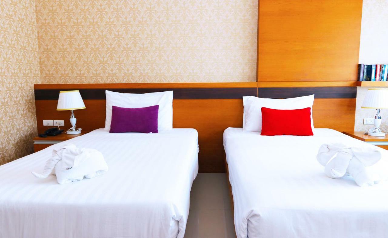 Alexander Hotel Patong Exterior photo