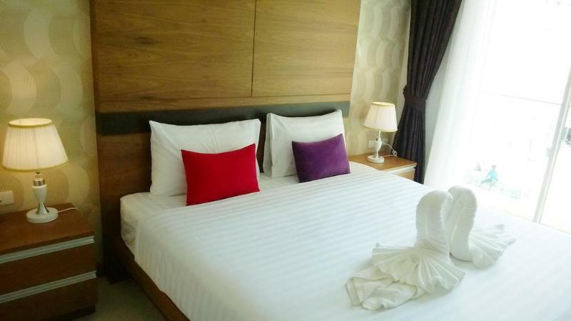 Alexander Hotel Patong Exterior photo